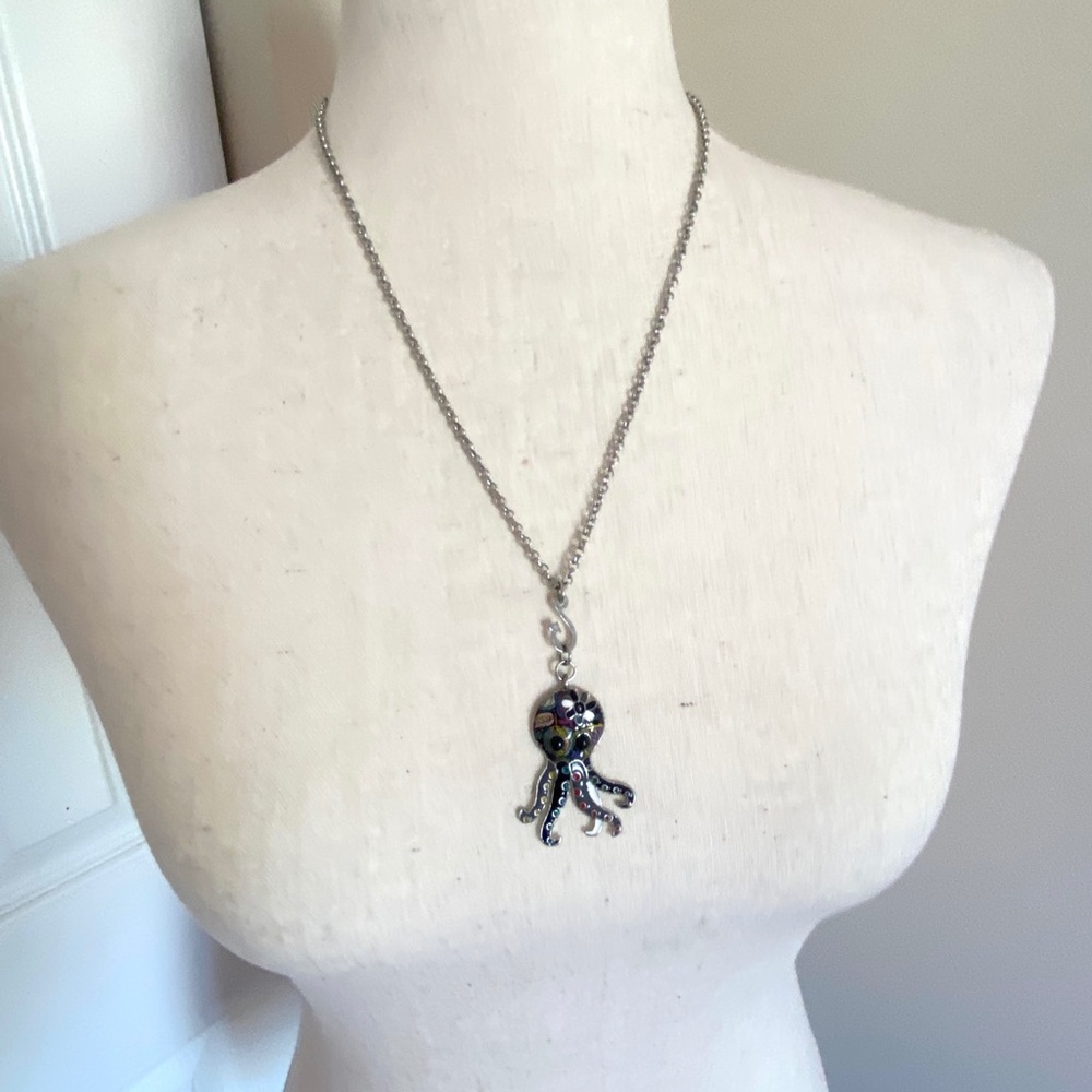 Decorative Octopus Pendant Necklace - Picture 10 of 11